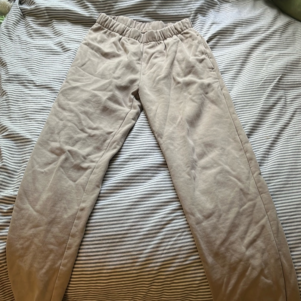 Brandy Melville Brown Low Rise Sweatpants. Never Worn